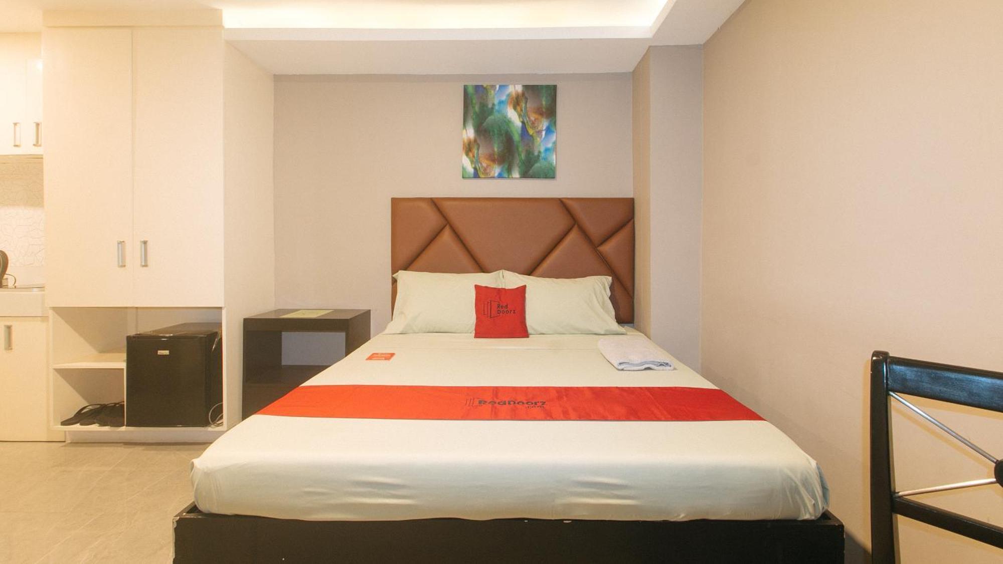 Reddoorz Plus At Seventy Five Inn Near Manila Airport Paranaque City Dış mekan fotoğraf