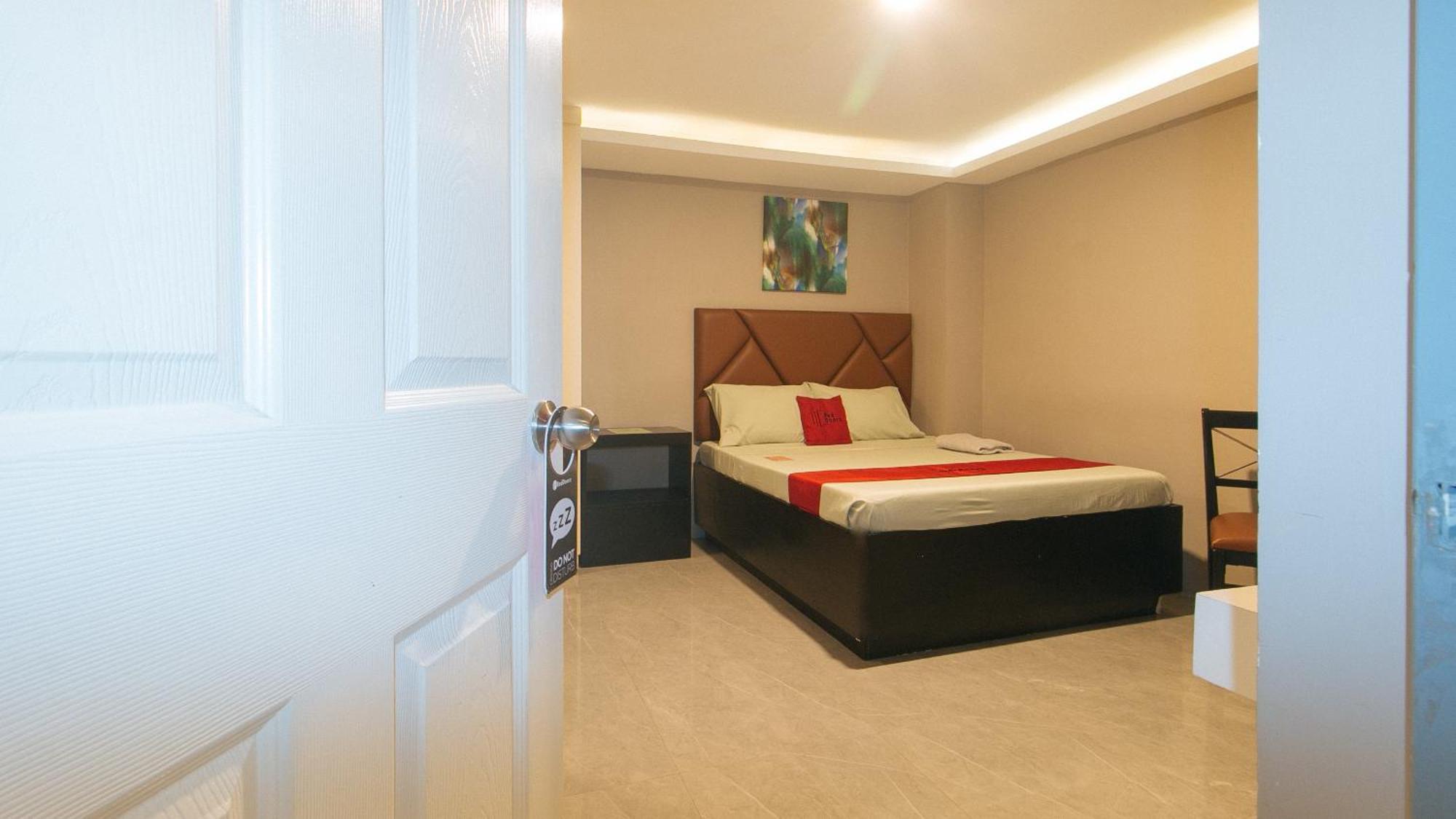 Reddoorz Plus At Seventy Five Inn Near Manila Airport Paranaque City Dış mekan fotoğraf