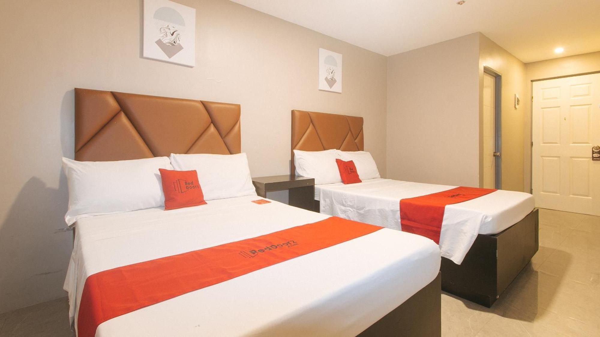 Reddoorz Plus At Seventy Five Inn Near Manila Airport Paranaque City Dış mekan fotoğraf