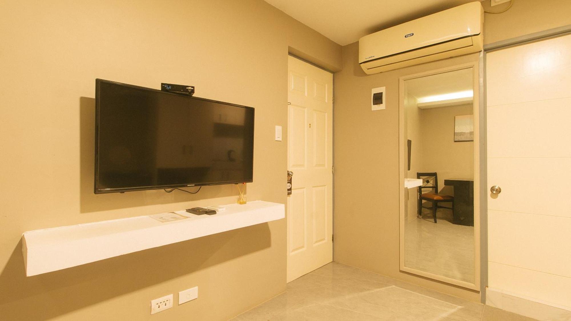 Reddoorz Plus At Seventy Five Inn Near Manila Airport Paranaque City Dış mekan fotoğraf