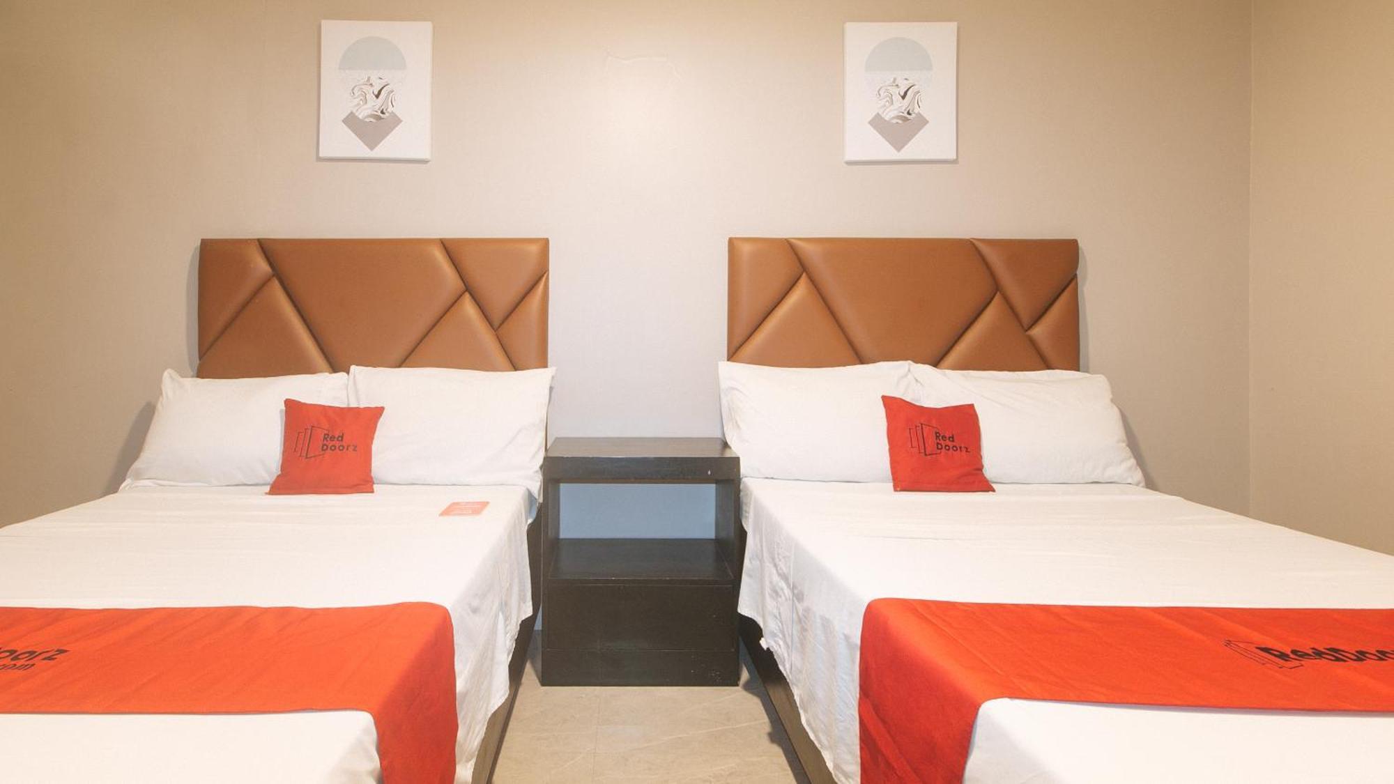 Reddoorz Plus At Seventy Five Inn Near Manila Airport Paranaque City Dış mekan fotoğraf