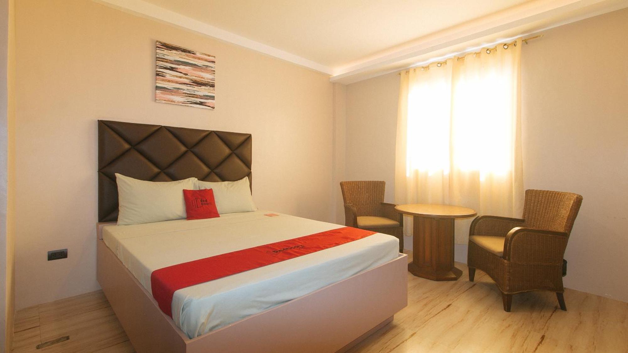 Reddoorz Plus At Seventy Five Inn Near Manila Airport Paranaque City Dış mekan fotoğraf