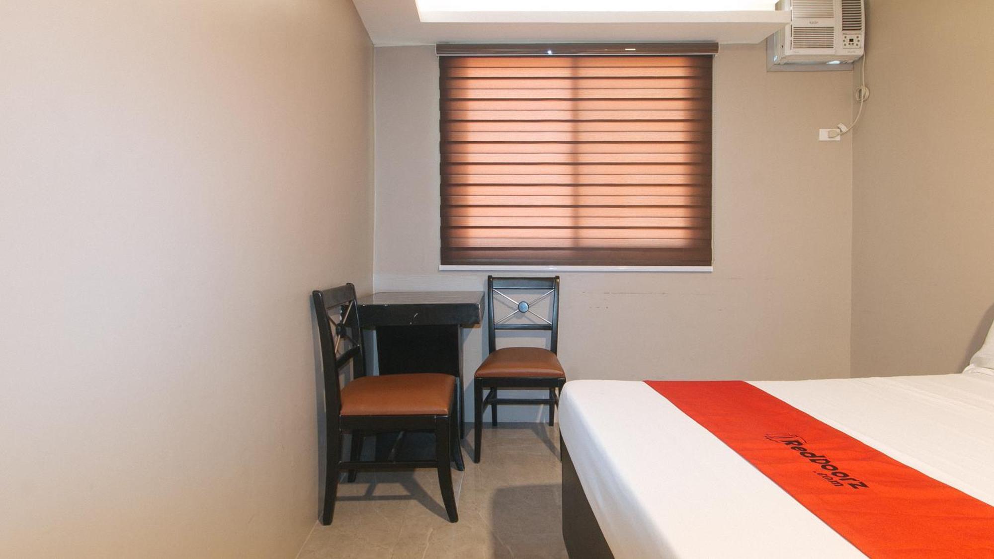 Reddoorz Plus At Seventy Five Inn Near Manila Airport Paranaque City Dış mekan fotoğraf