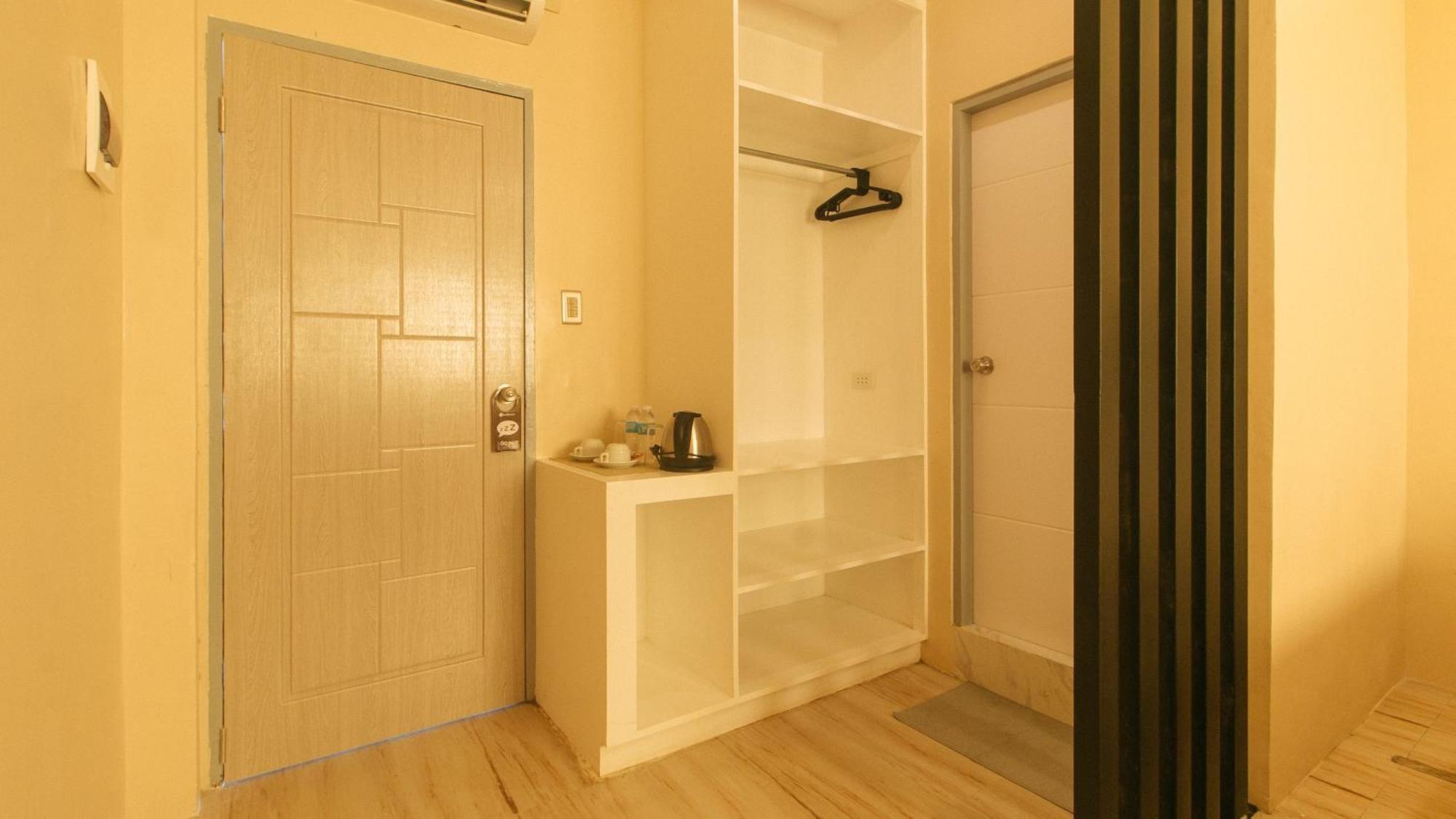 Reddoorz Plus At Seventy Five Inn Near Manila Airport Paranaque City Dış mekan fotoğraf