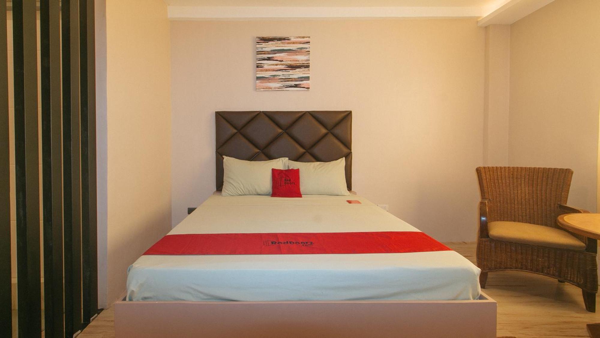 Reddoorz Plus At Seventy Five Inn Near Manila Airport Paranaque City Dış mekan fotoğraf