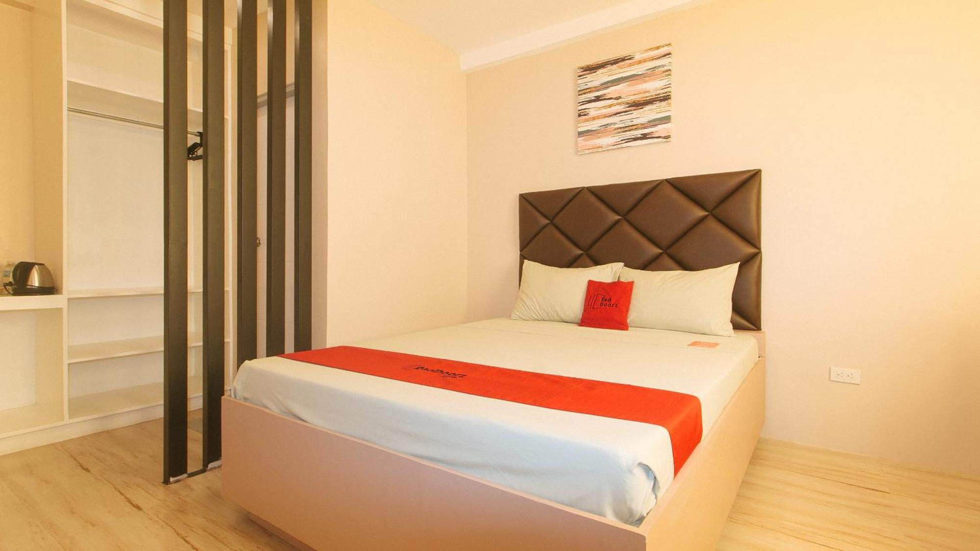 Reddoorz Plus At Seventy Five Inn Near Manila Airport Paranaque City Dış mekan fotoğraf