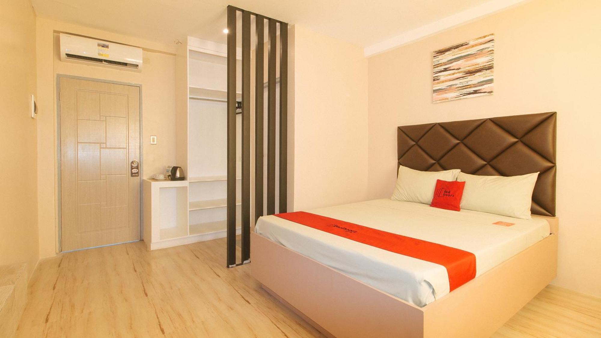Reddoorz Plus At Seventy Five Inn Near Manila Airport Paranaque City Dış mekan fotoğraf