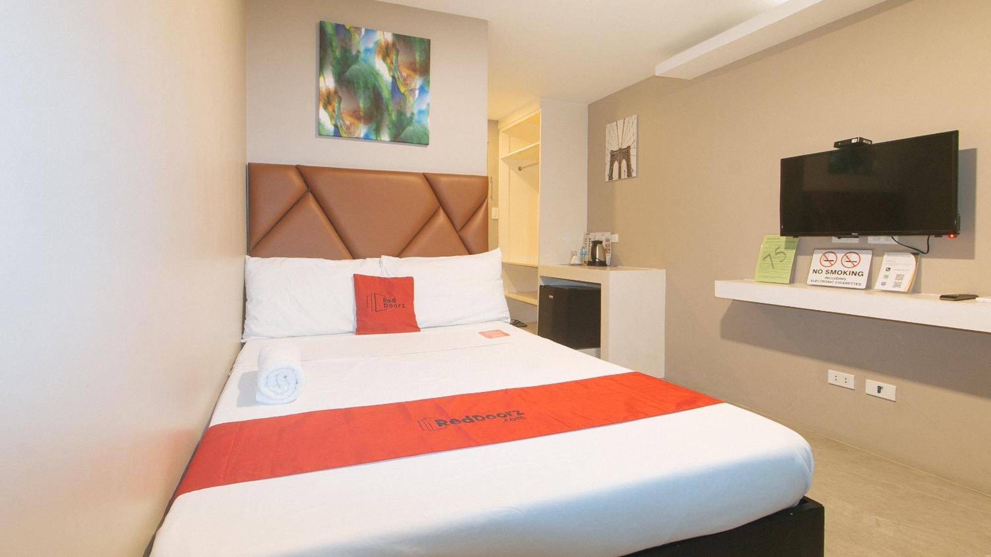 Reddoorz Plus At Seventy Five Inn Near Manila Airport Paranaque City Dış mekan fotoğraf
