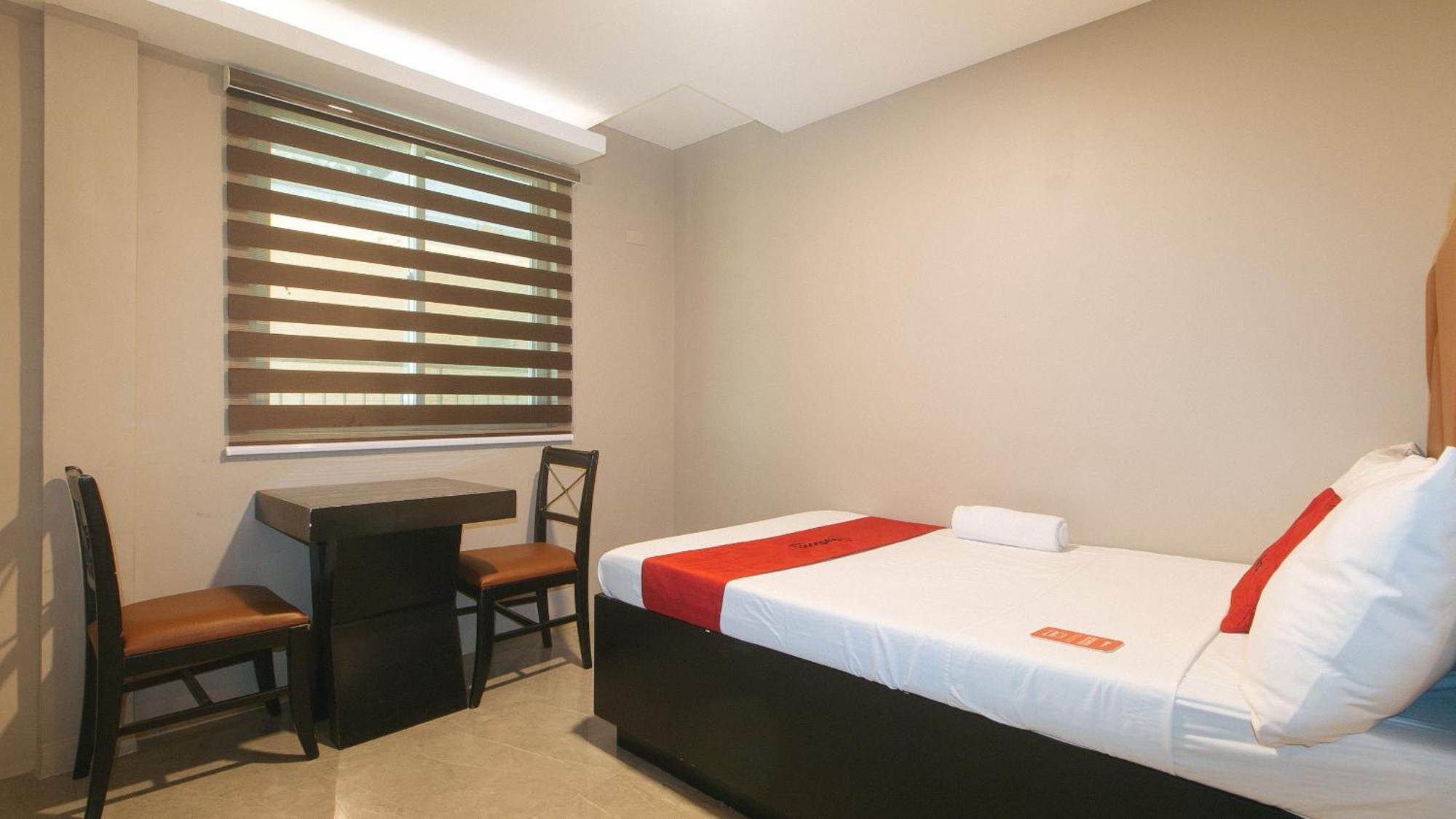 Reddoorz Plus At Seventy Five Inn Near Manila Airport Paranaque City Dış mekan fotoğraf