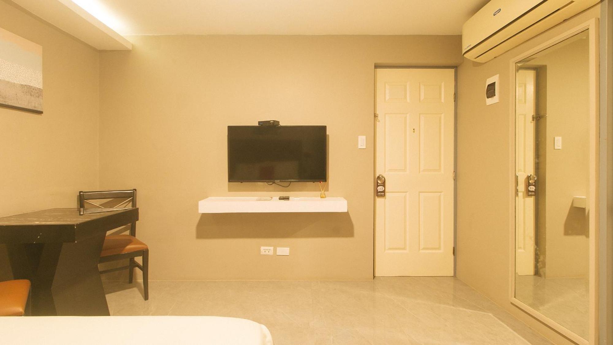 Reddoorz Plus At Seventy Five Inn Near Manila Airport Paranaque City Dış mekan fotoğraf
